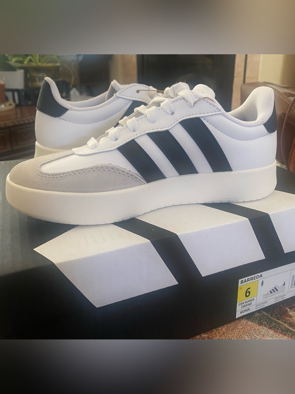 NEW Women’s Adidas Barreda Sneakers Size 6 Condition White Black Wht/Blk NIB